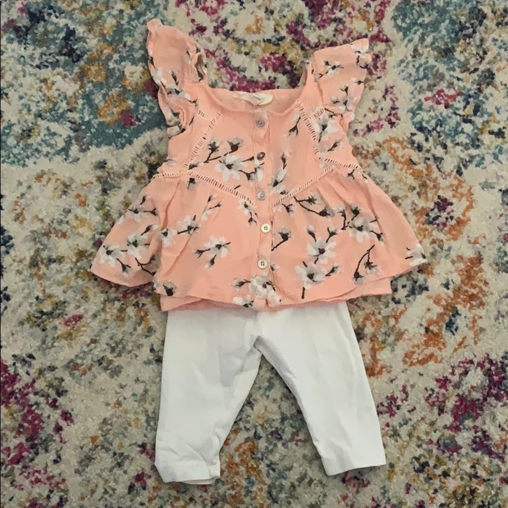 Jessica Simpson infant outfit